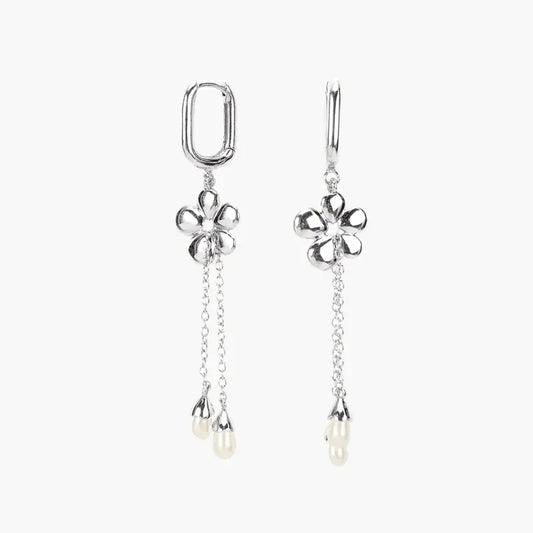 En Route Camille Flower Drop Earrings, Romantic Floral Motif with Elegant Dangling Details, Versatile Piece for Feminine Styling & Modern Daily Wear
